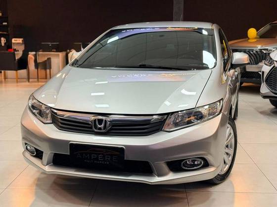 HONDA CIVIC 1.8 LXS 16V FLEX 4P AUTOMÁTICO HONDA CIVIC 1.8 LXS 16V FLEX 4P AUTOMÁTICO